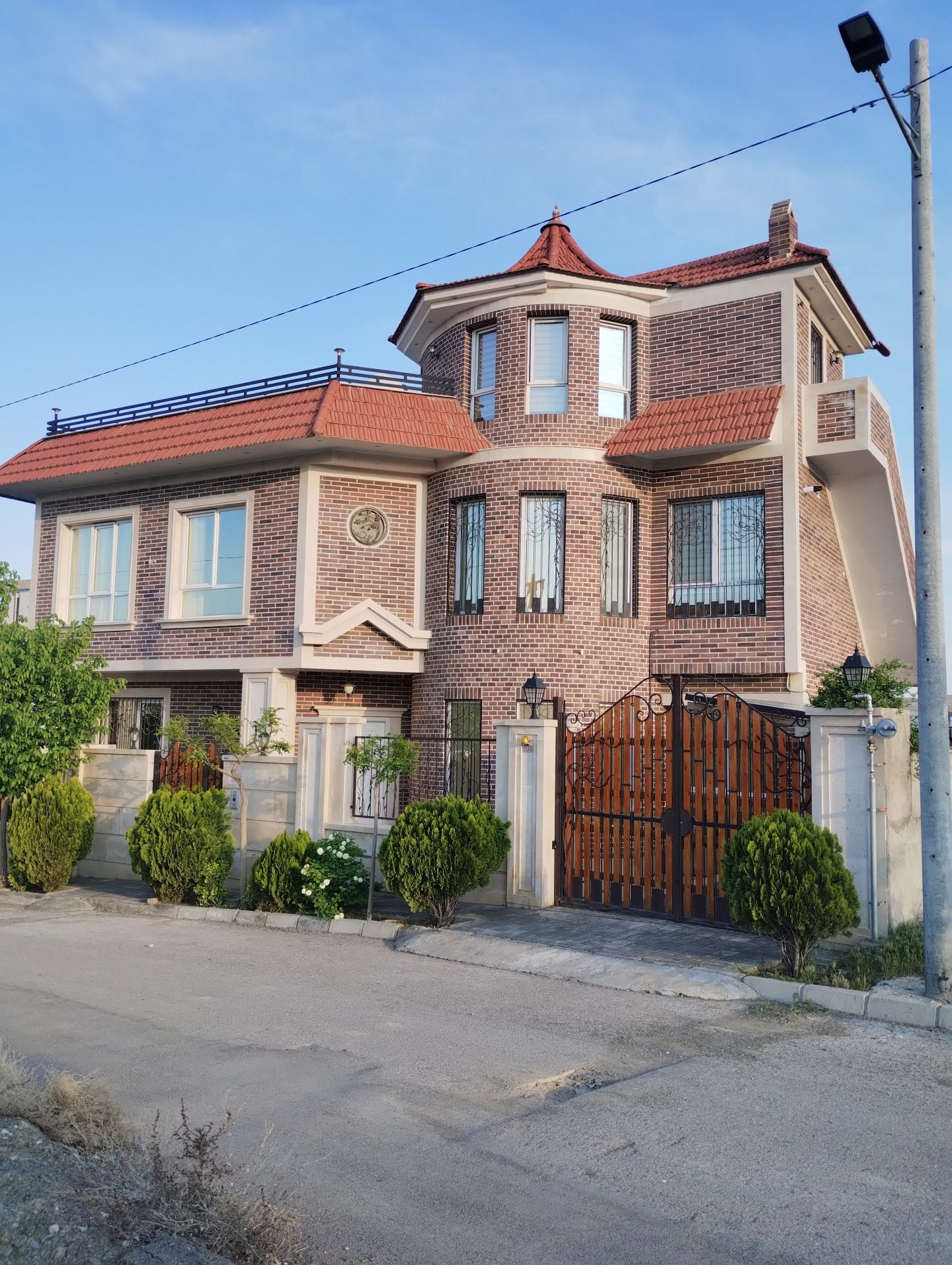 Royal brick villa design